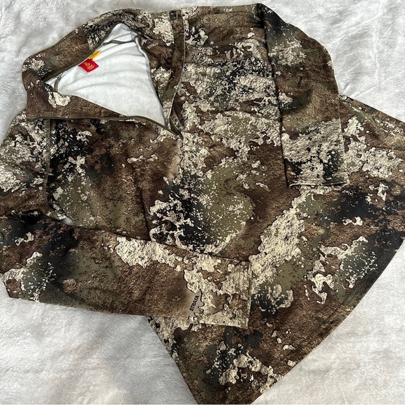 SHE Outdoor Hunting Women’s Pullover in Strata Camouflage VaprTec 2 pc Set - Picture 1 of 8